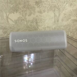 Sonos White Portable Wireless Bluetooth Speaker